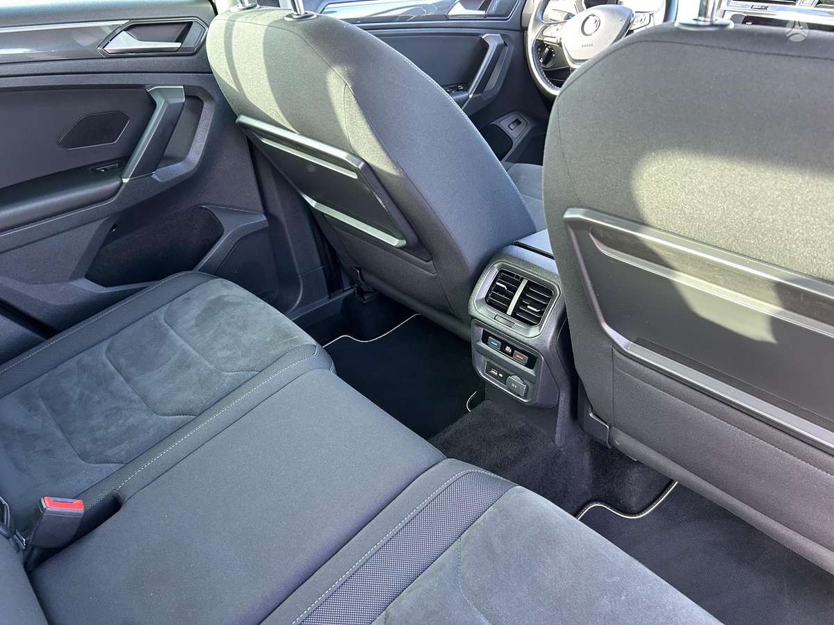 Volkswagen Tiguan, 2.0 l., Минивэн