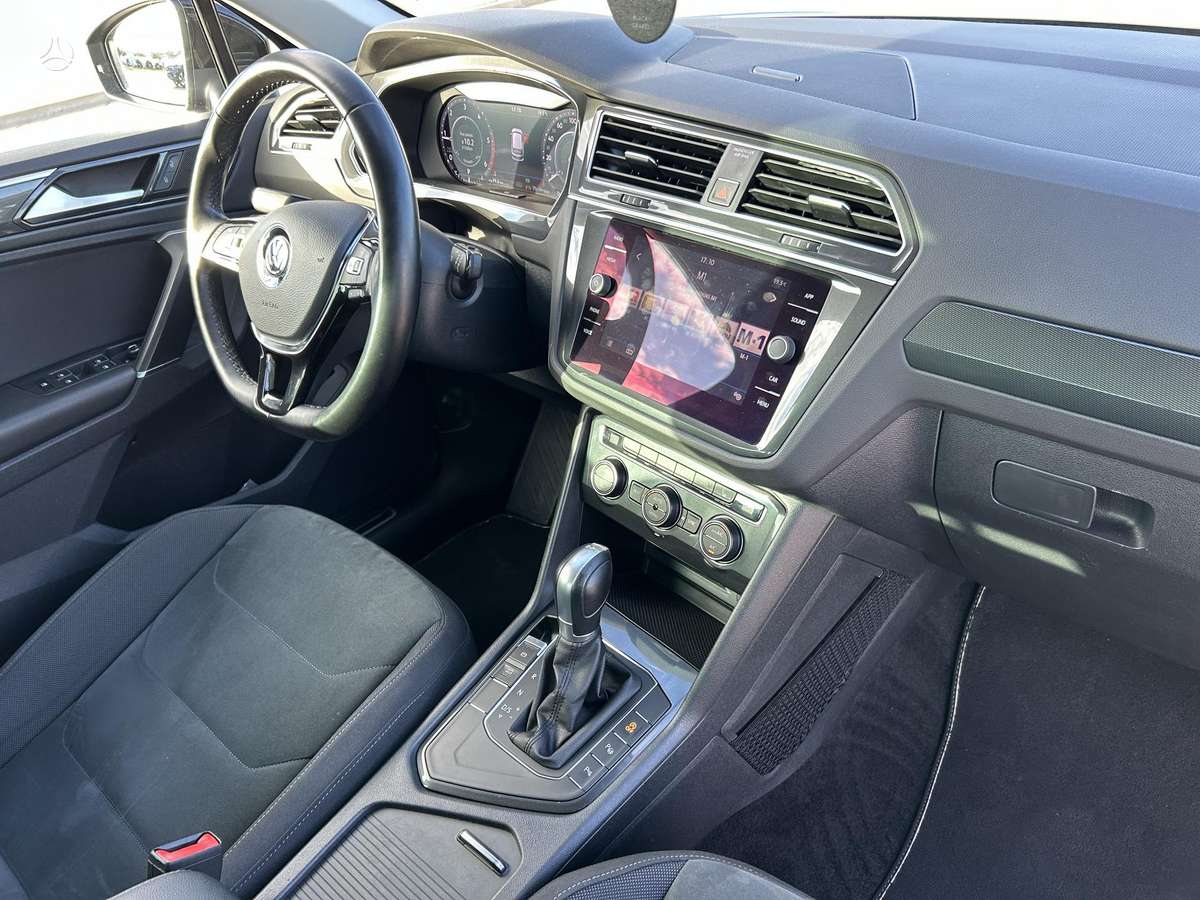 Volkswagen Tiguan, 2.0 l., Минивэн