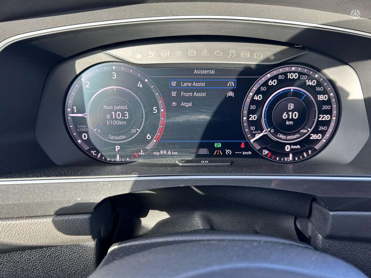 Volkswagen Tiguan, 2.0 l., Минивэн