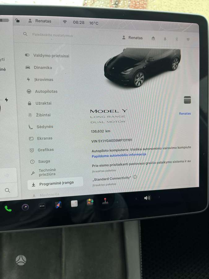 Tesla Model Y - 9