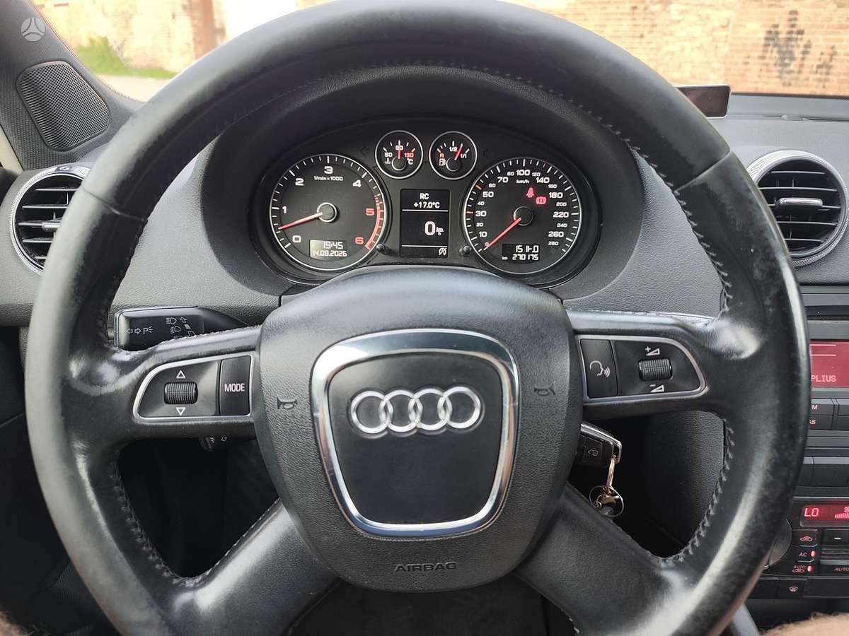 Audi A3, 1.6 l., Хэтчбек