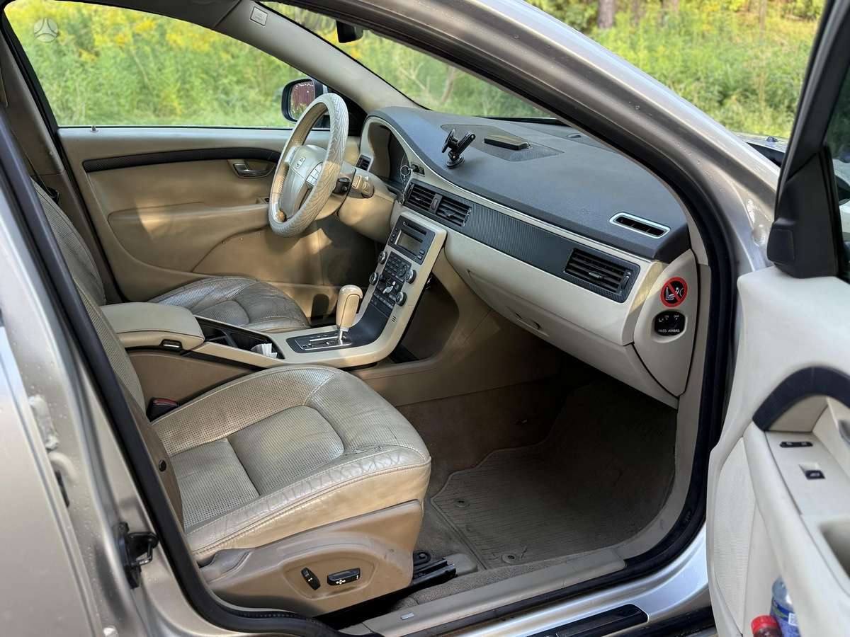 Volvo S80, 2.4 l., Седан
