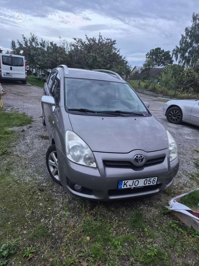 Toyota Corolla Verso, 2.2 l., Универсал