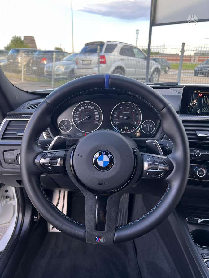 BMW 330, 3.0 l., Седан