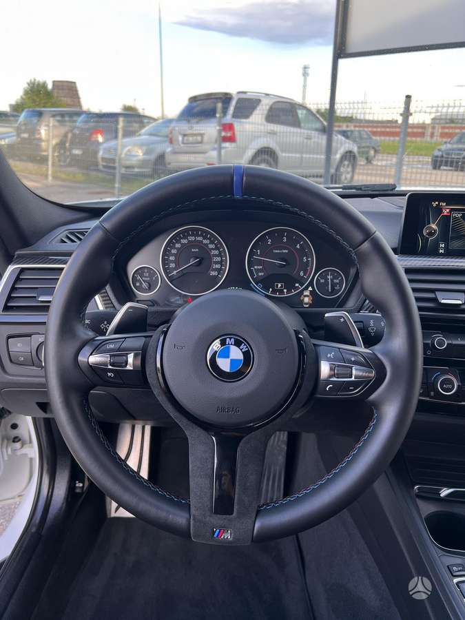 BMW 330, 3.0 l., sedanas
