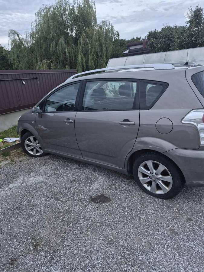 Toyota Corolla Verso, 2.2 l., Универсал