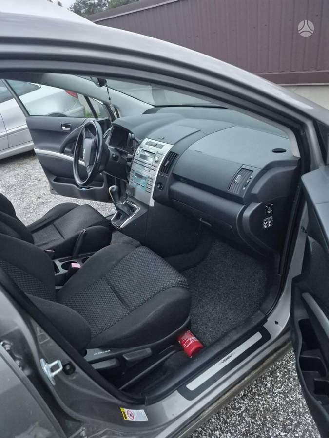 Toyota Corolla Verso, 2.2 l., Универсал
