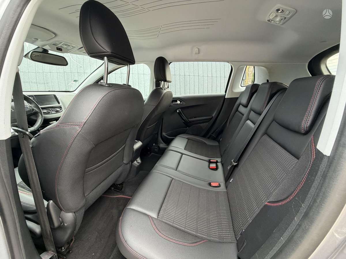 Peugeot 2008, 1.2 l., mpv / minivan