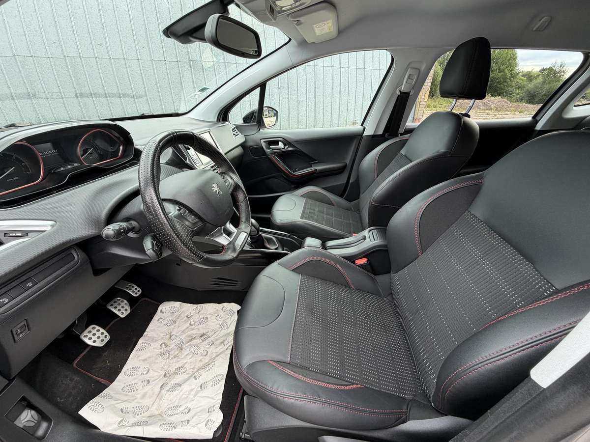 Peugeot 2008, 1.2 l., Минивэн
