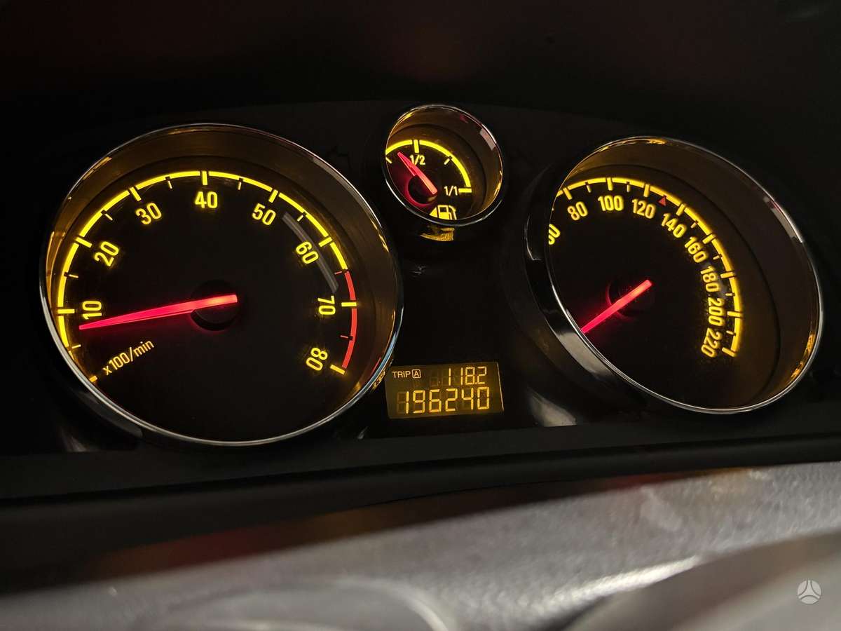 Opel Antara, 2.4 l., Внедорожник / Кроссовер