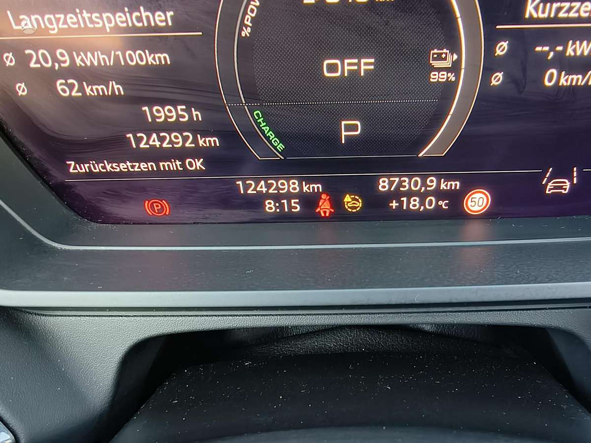 Audi Q4 e-tron, 82 kWh, mpv / minivan
