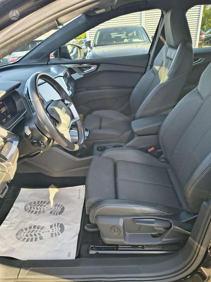Audi Q4 e-tron, 82 kWh, mpv / minivan