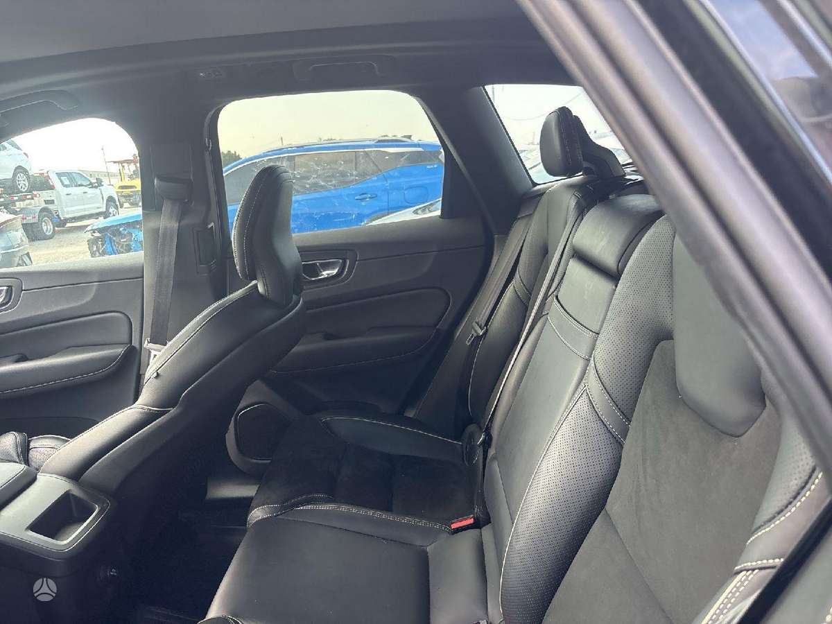 Volvo XC60, Внедорожник / Кроссовер