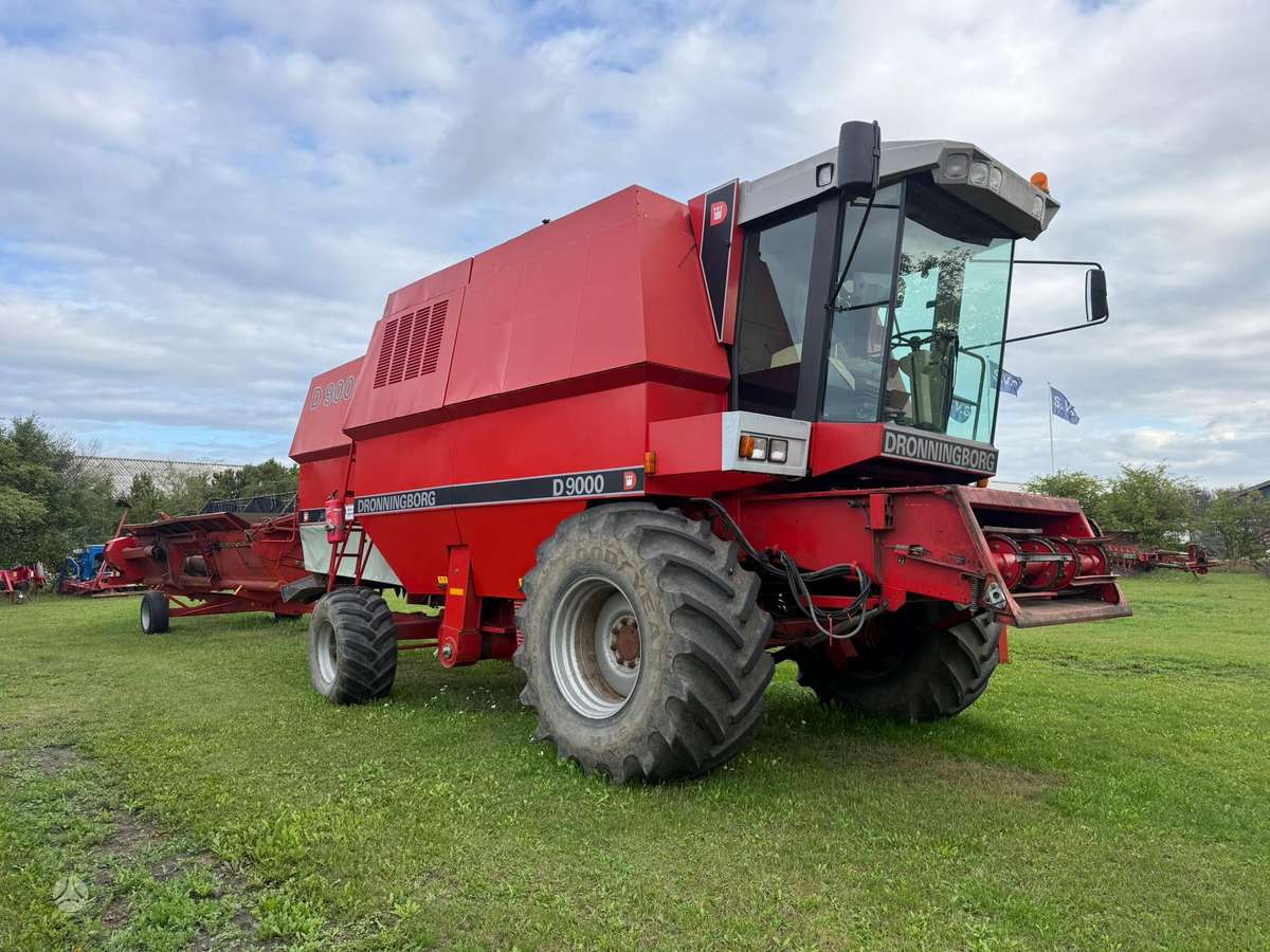 Dronningborg D9000 JUMBO, combine harvesters