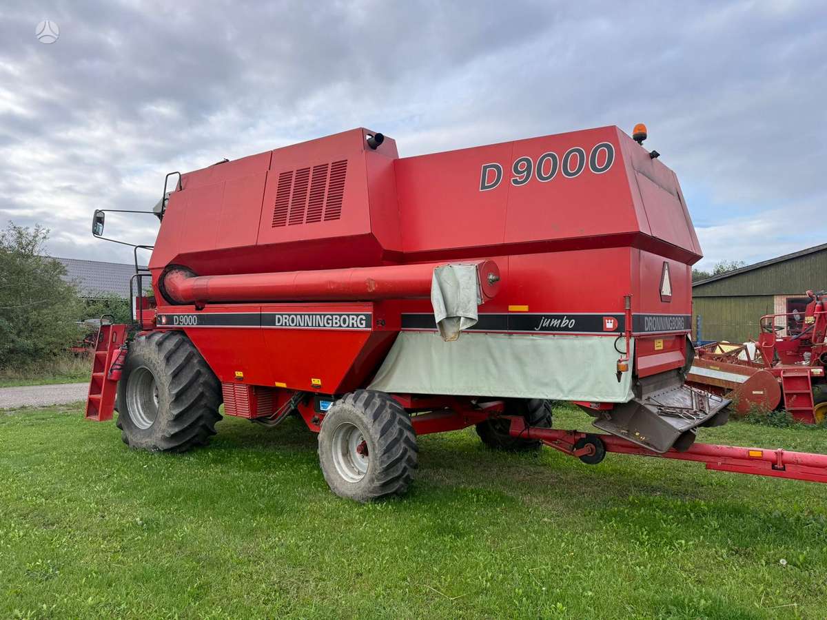 Dronningborg D9000 JUMBO, combine harvesters