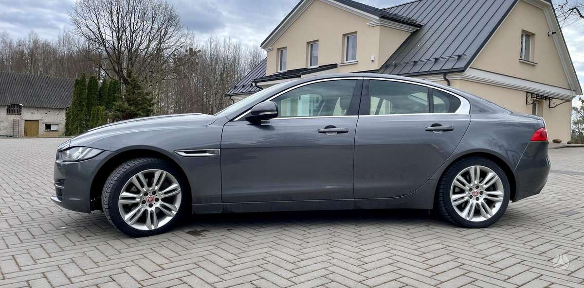 Jaguar XE, 2.0 l., Седан