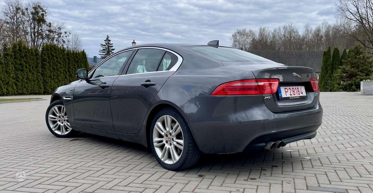 Jaguar XE, 2.0 l., Седан