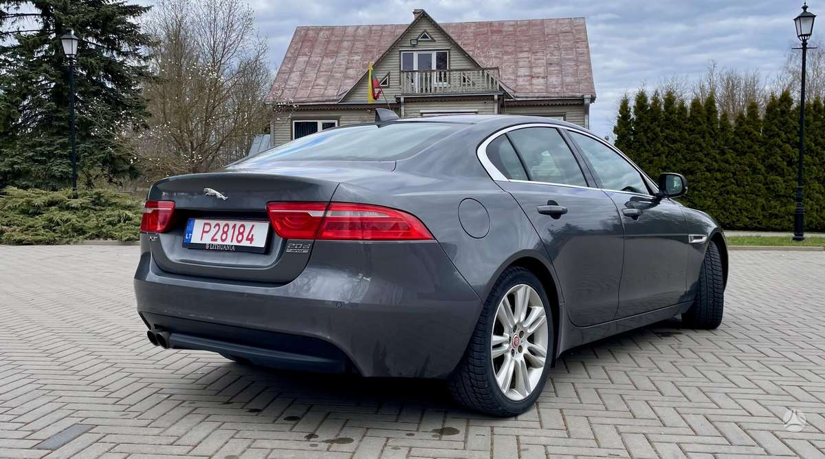 Jaguar XE, 2.0 l., Седан