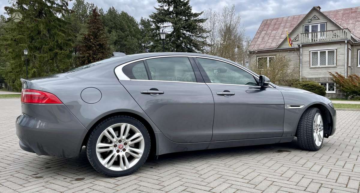 Jaguar XE, 2.0 l., Седан