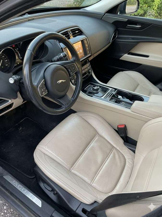 Jaguar XE, 2.0 l., Седан