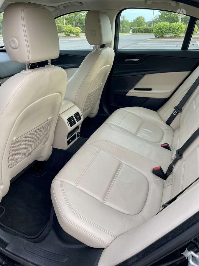Jaguar XE, 2.0 l., Седан