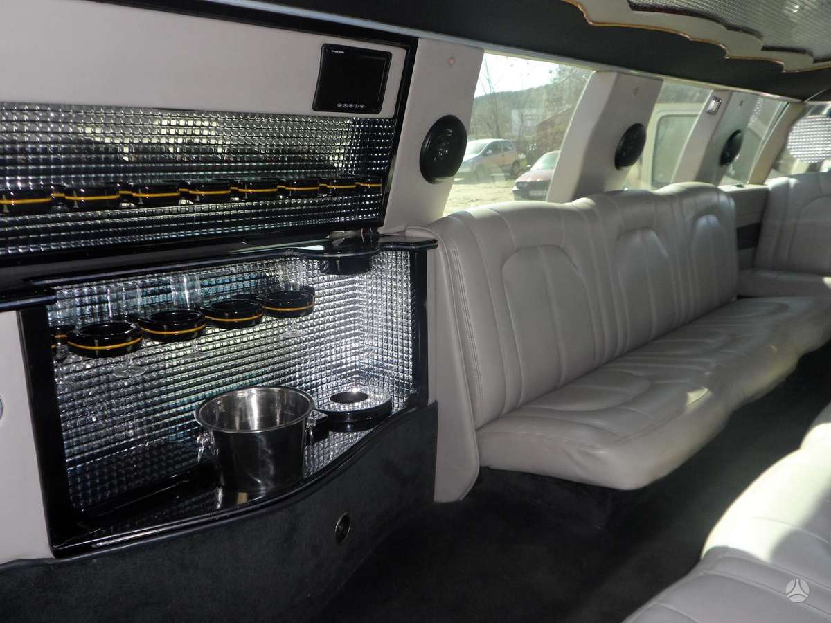 Cadillac Escalade, limousine
