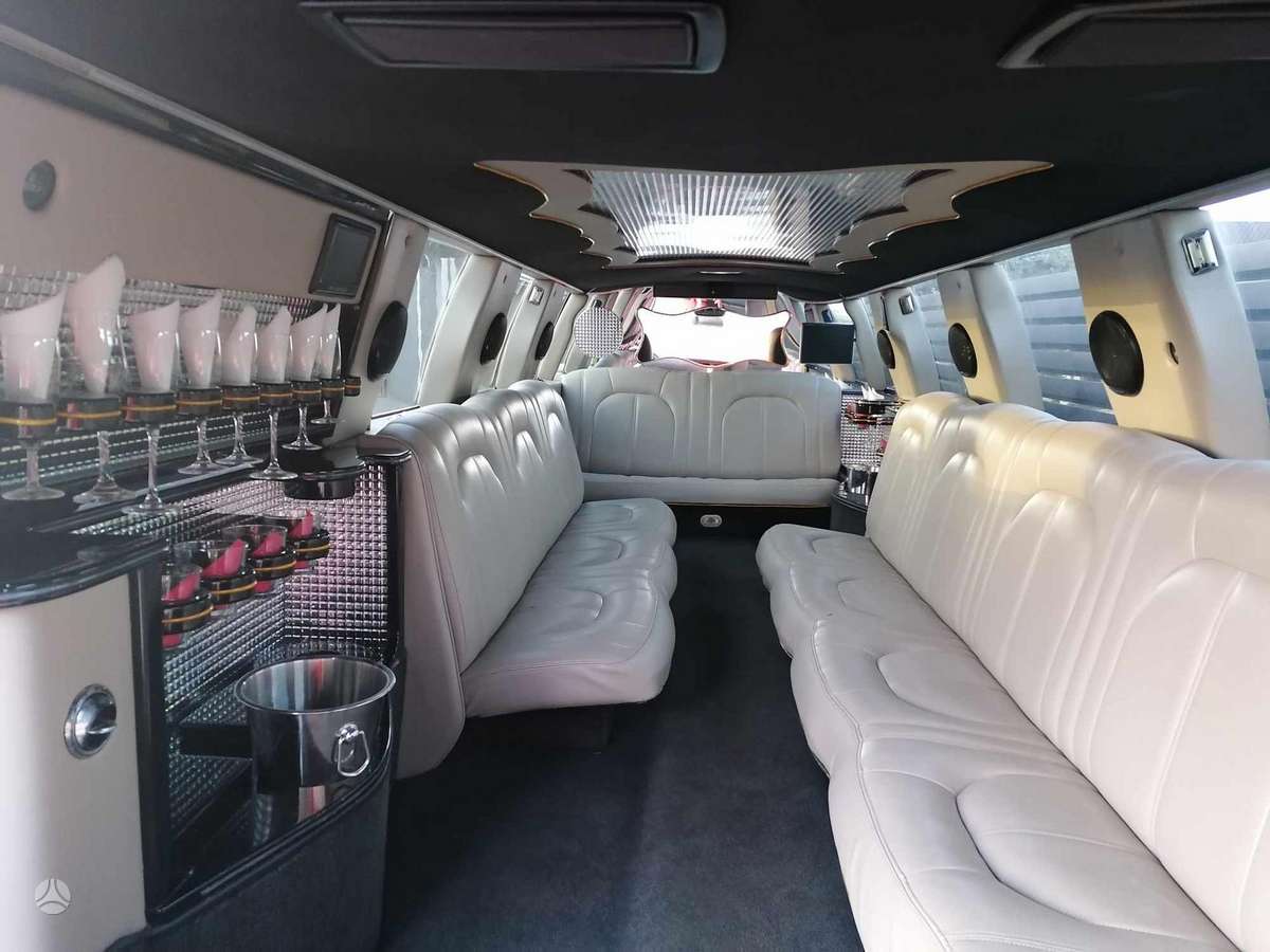 Cadillac Escalade, Лимузин