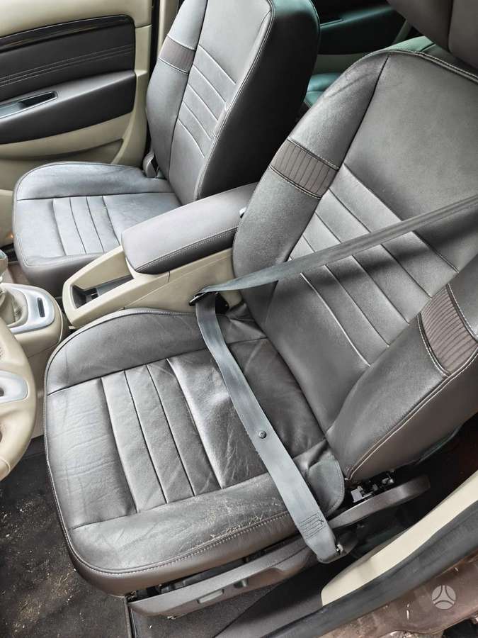 Renault Grand Scenic dalimis. Dalimis