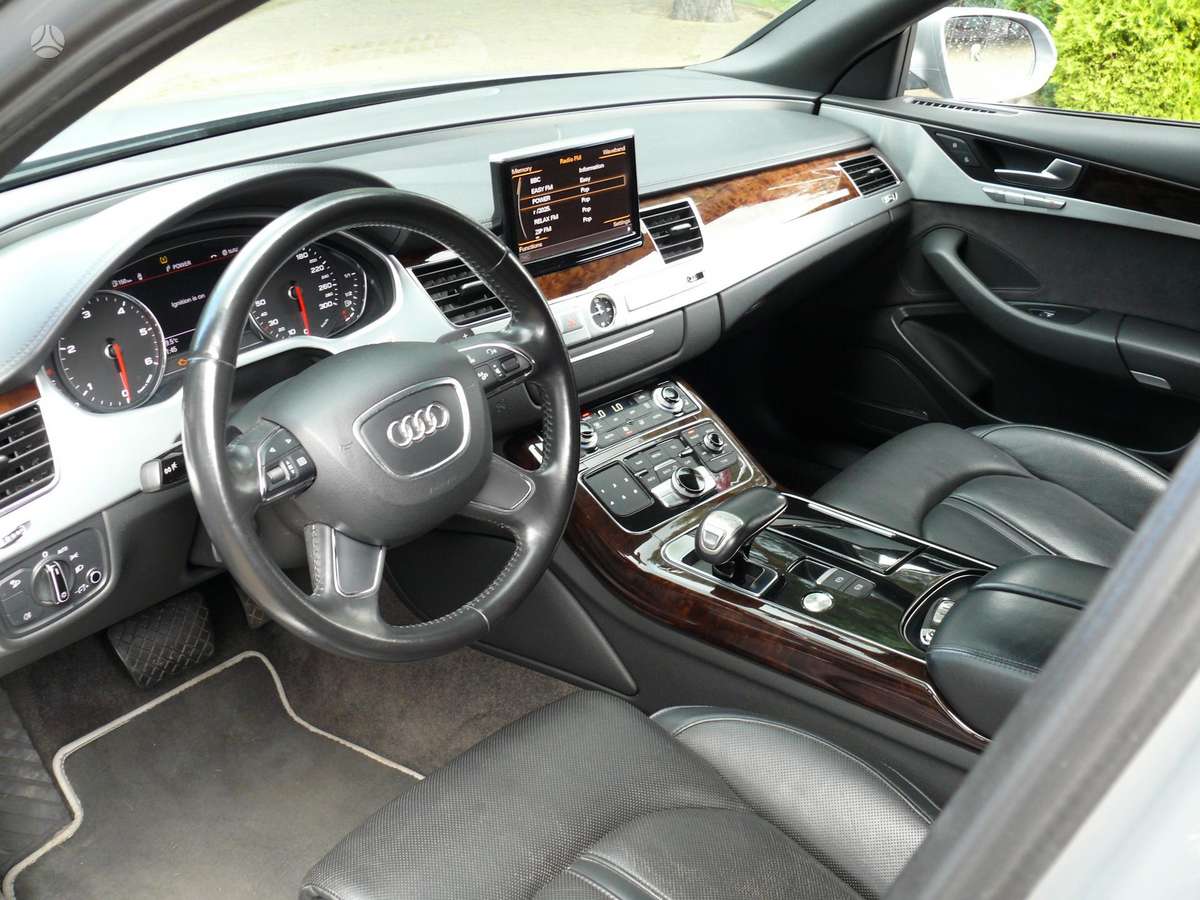 Audi A8, 3.0 l., Седан