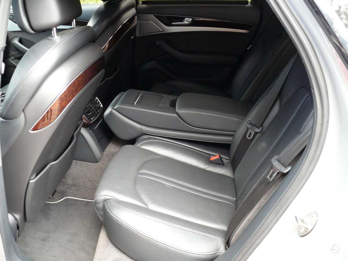 Audi A8, 3.0 l., Седан