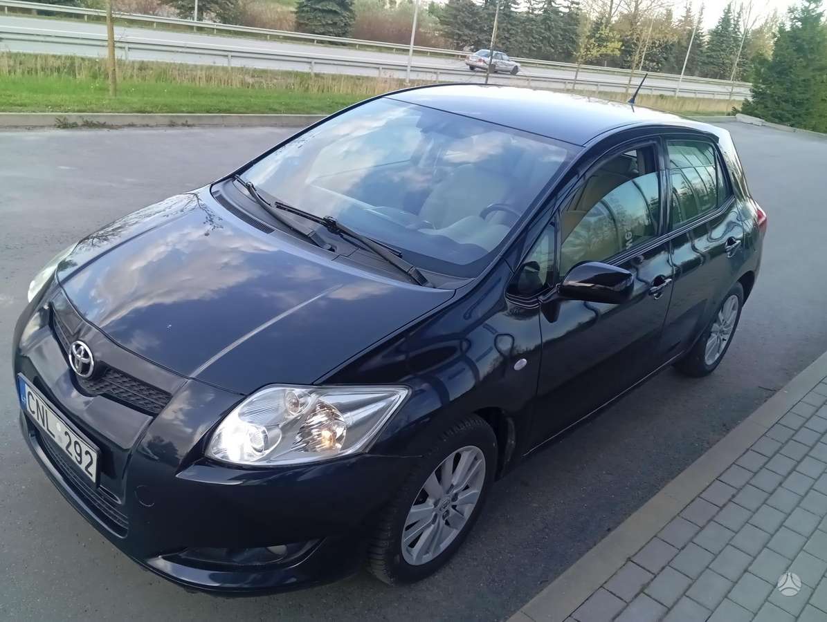 Toyota Auris - 1