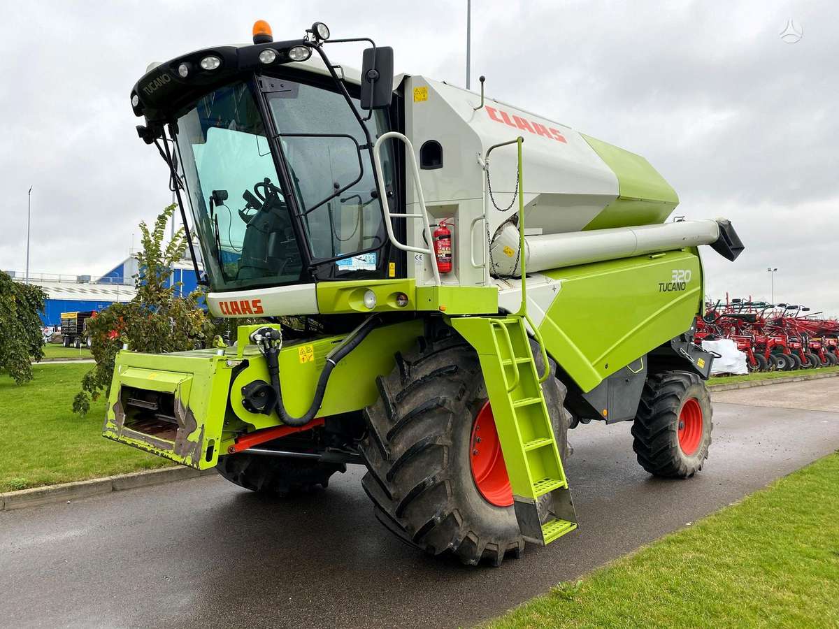 Claas Tucano 320, kombainai