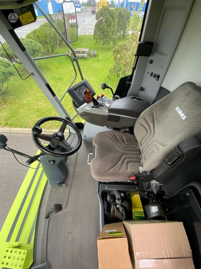Claas Tucano 320, kombainai