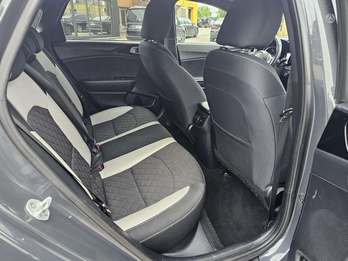 Kia Ceed, 1.6 l., hatchback