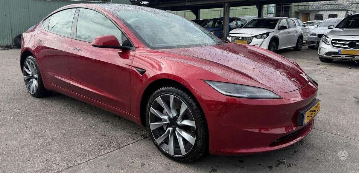 Tesla Model 3, hatchback