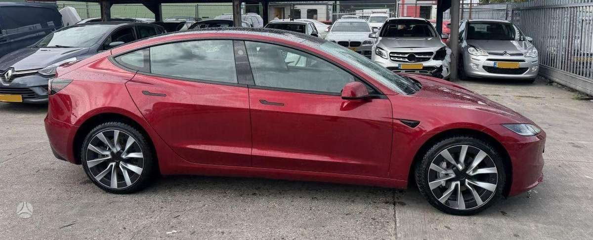 Tesla Model 3, Хэтчбек