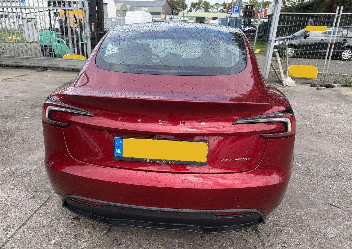 Tesla Model 3, Хэтчбек
