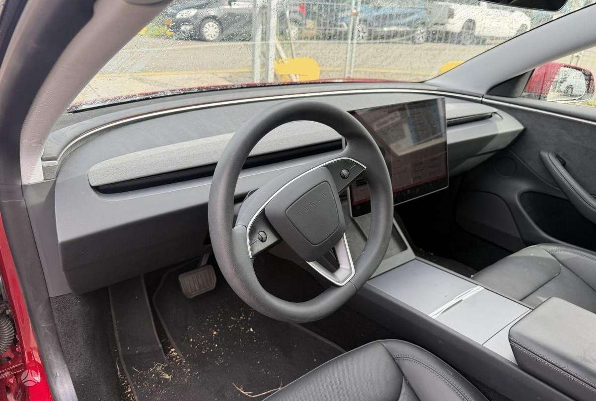 Tesla Model 3, hatchback