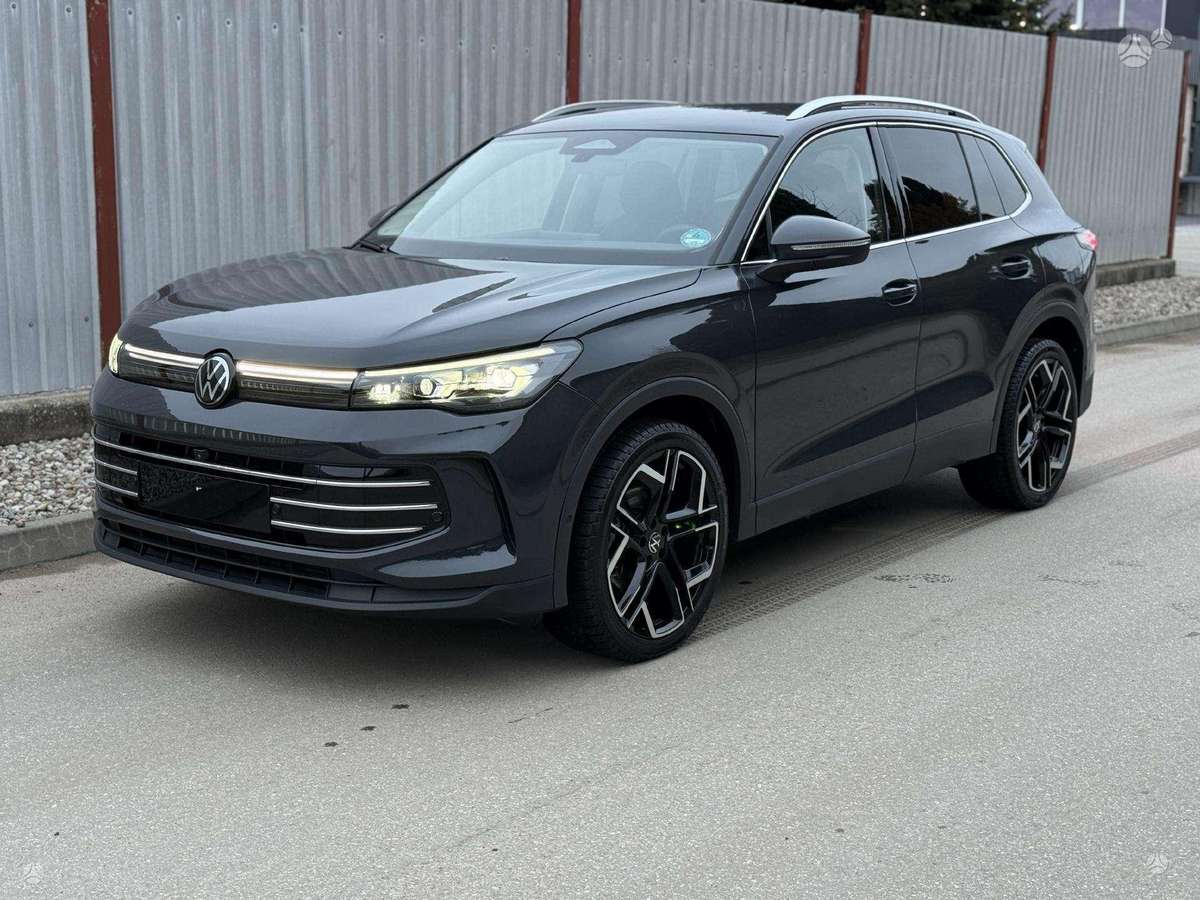Volkswagen Tiguan - 1