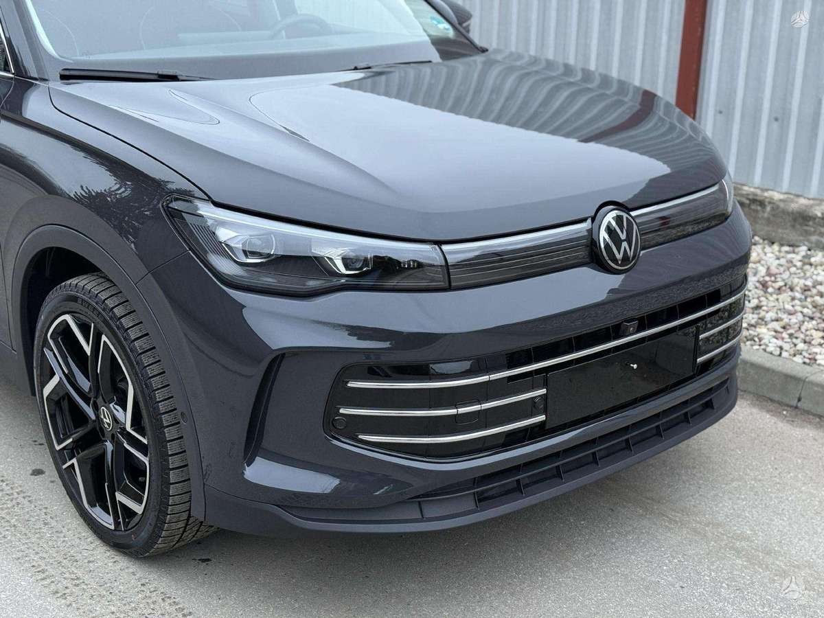 Volkswagen Tiguan - 9