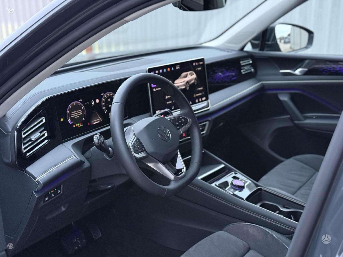 Volkswagen Tiguan - 11