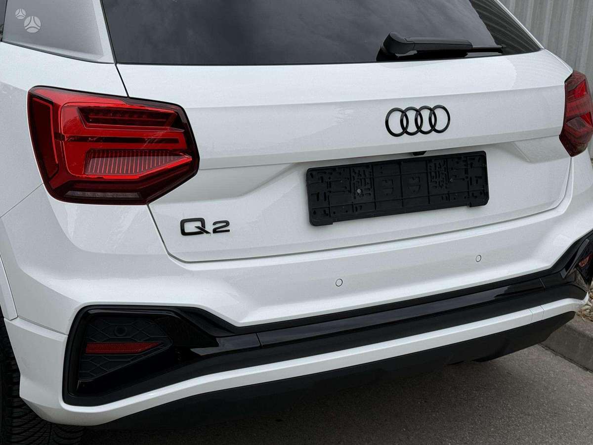 Audi Q2, 1.5 l., off-road / crossover