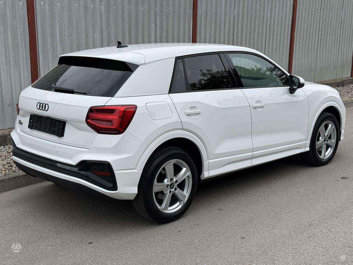 Audi Q2, 1.5 l., off-road / crossover