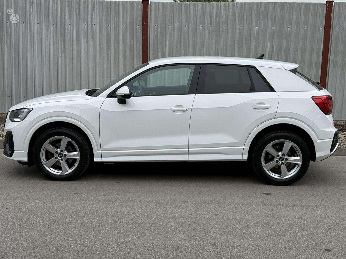 Audi Q2, 1.5 l., off-road / crossover
