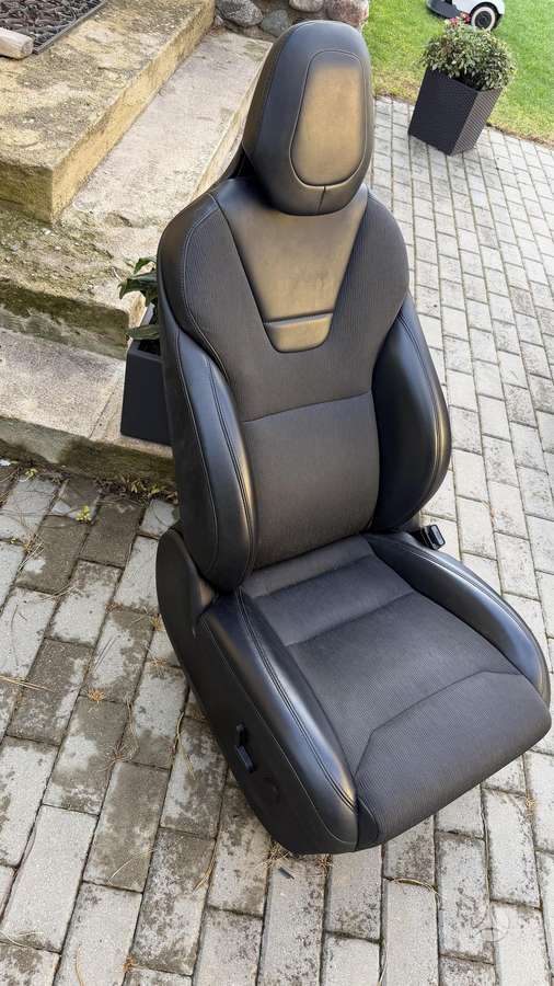 Tesla Model S salono detalės