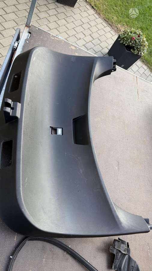 Tesla Model S salono detalės
