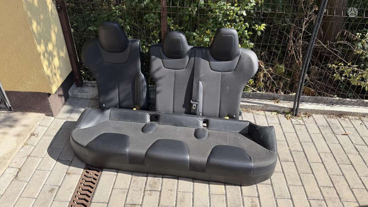 Tesla Model S salono detalės