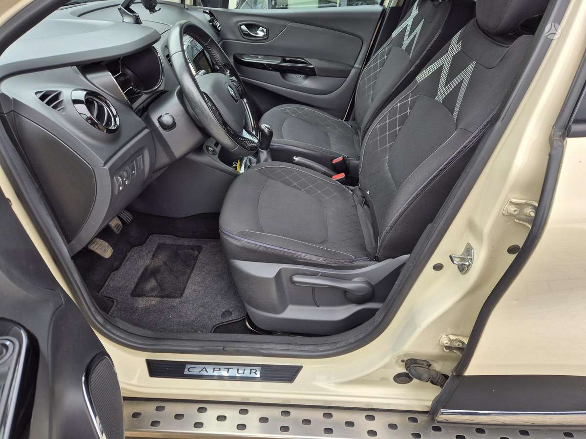 Renault Captur, 1.5 l., off-road / crossover