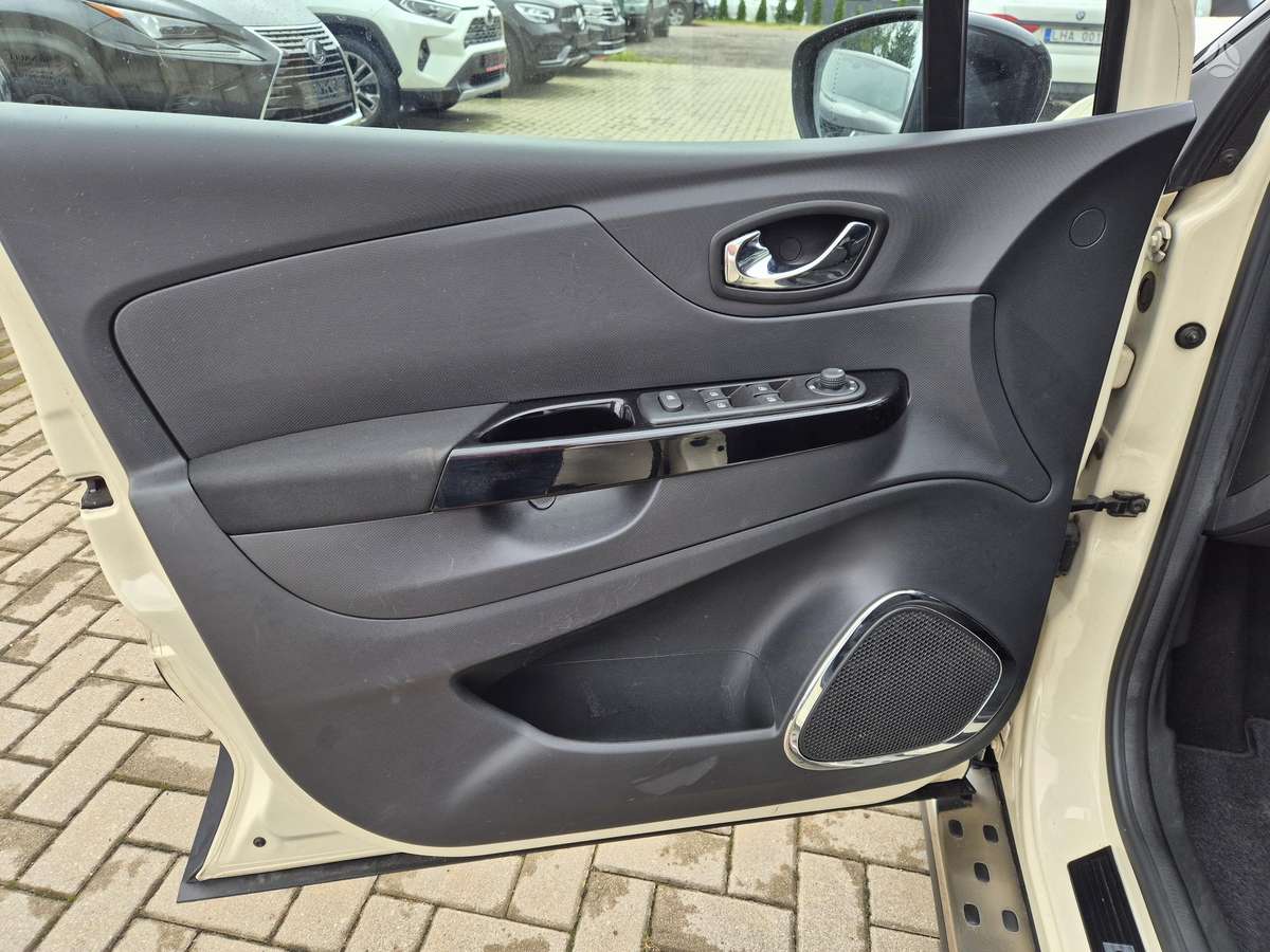 Renault Captur, 1.5 l., off-road / crossover