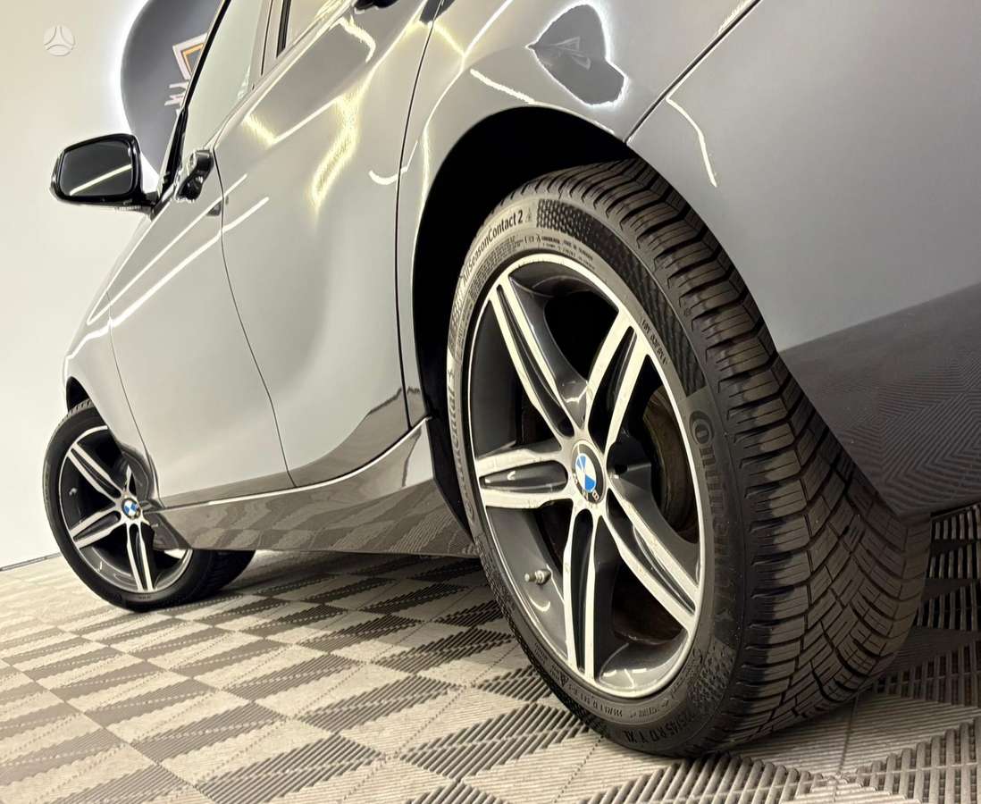 BMW 120, 2.0 l., hatchback